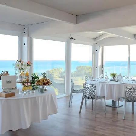 Cote Thalasso & Marin מלון 4*