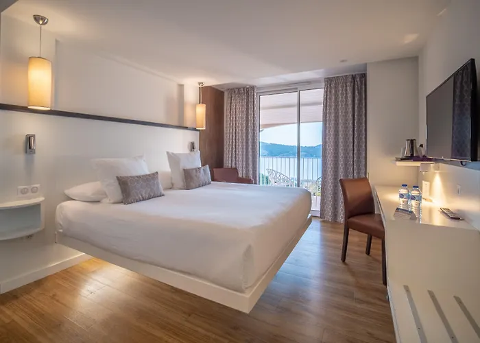 Cote Thalasso & Marin 4* בניולס-סור-מר
